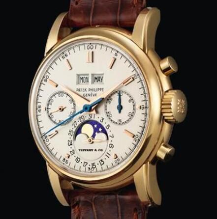 The Patek Philippe has been equipped with multiple complex functions, which is worthy of collecting.