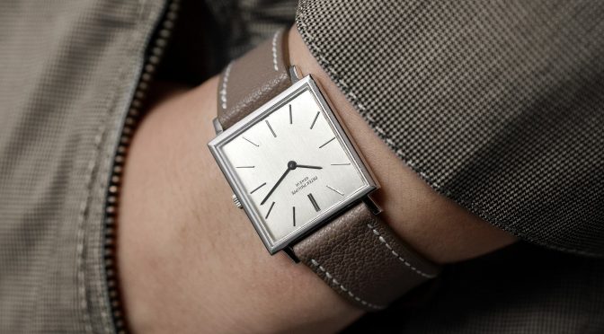 A 1969 Luxury Fake Patek Philippe White Gold Square Ref. 3555 With Retro Style